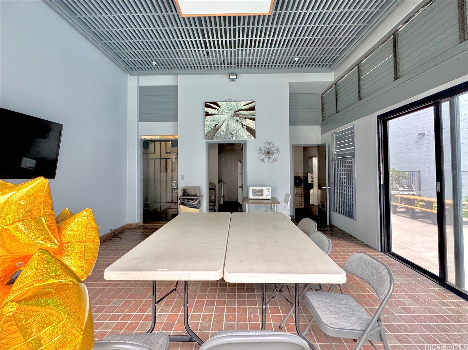 Twenty One Hundred Residential Lease