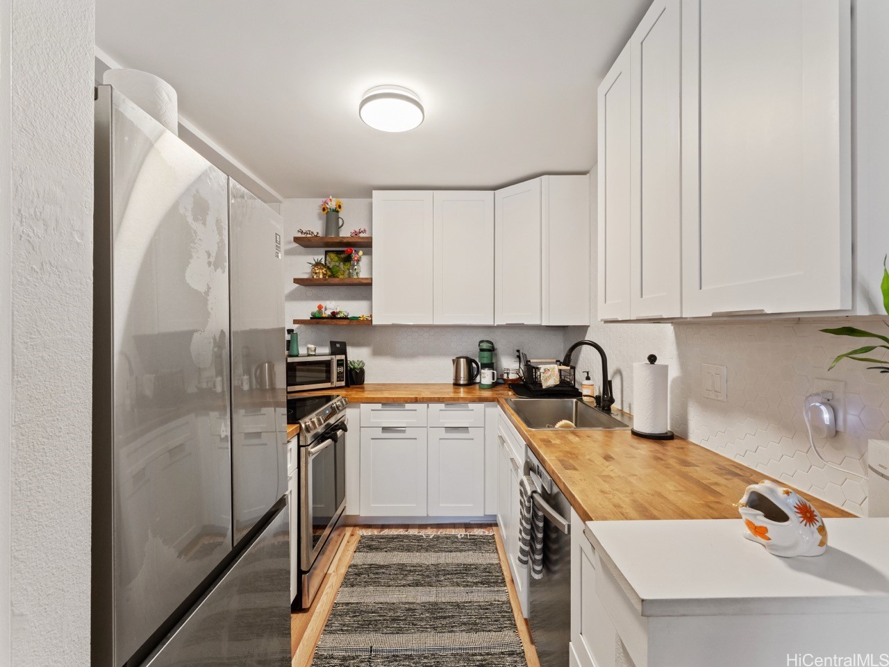 46-63 Emepela Place P205