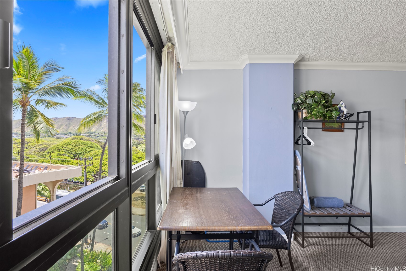 134 Kapahulu Avenue 618