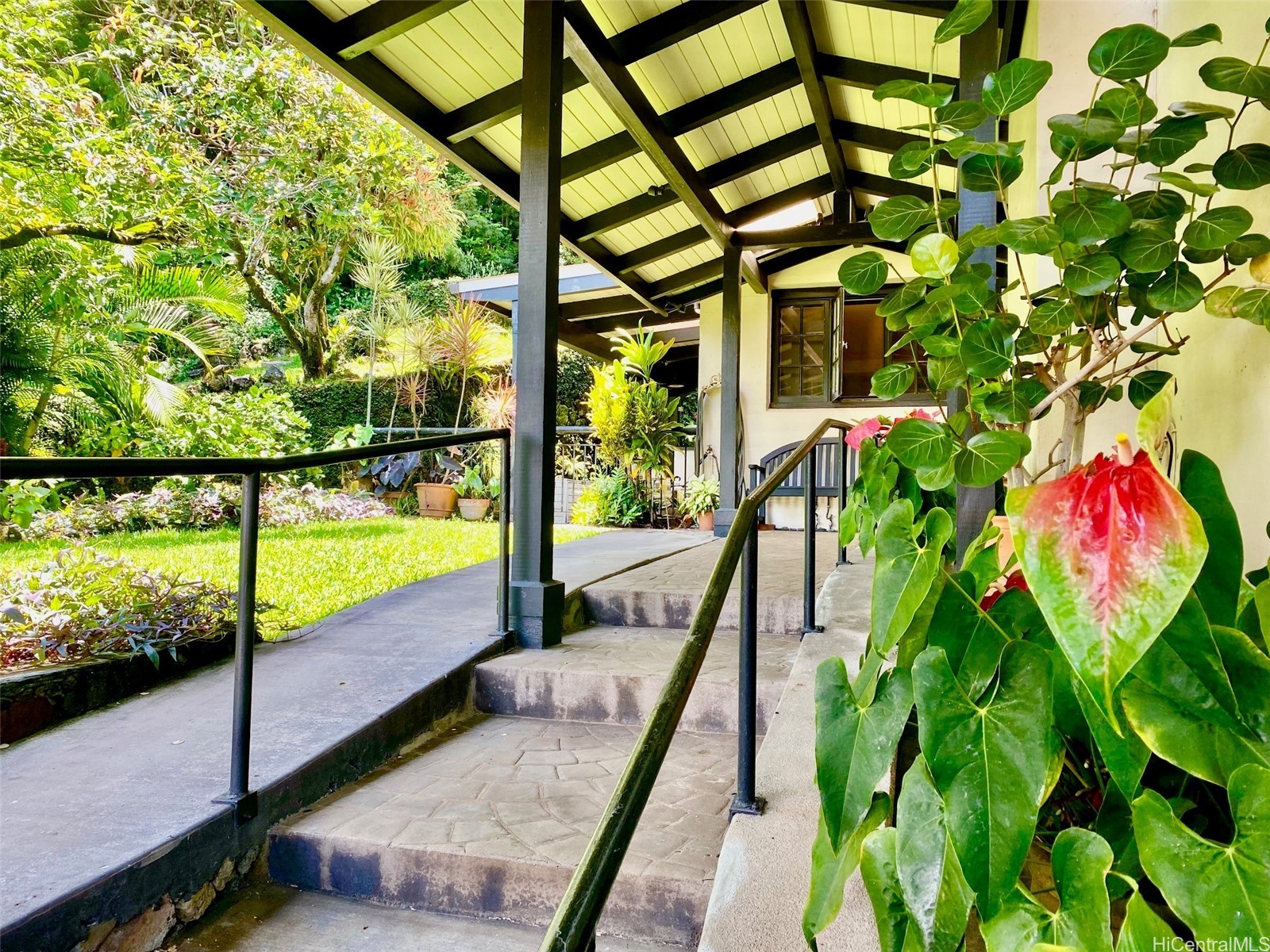 2874 Komaia Place