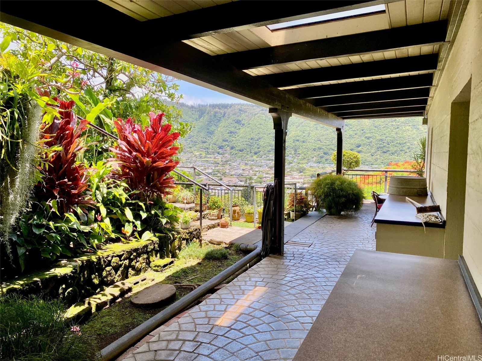 2874 Komaia Place