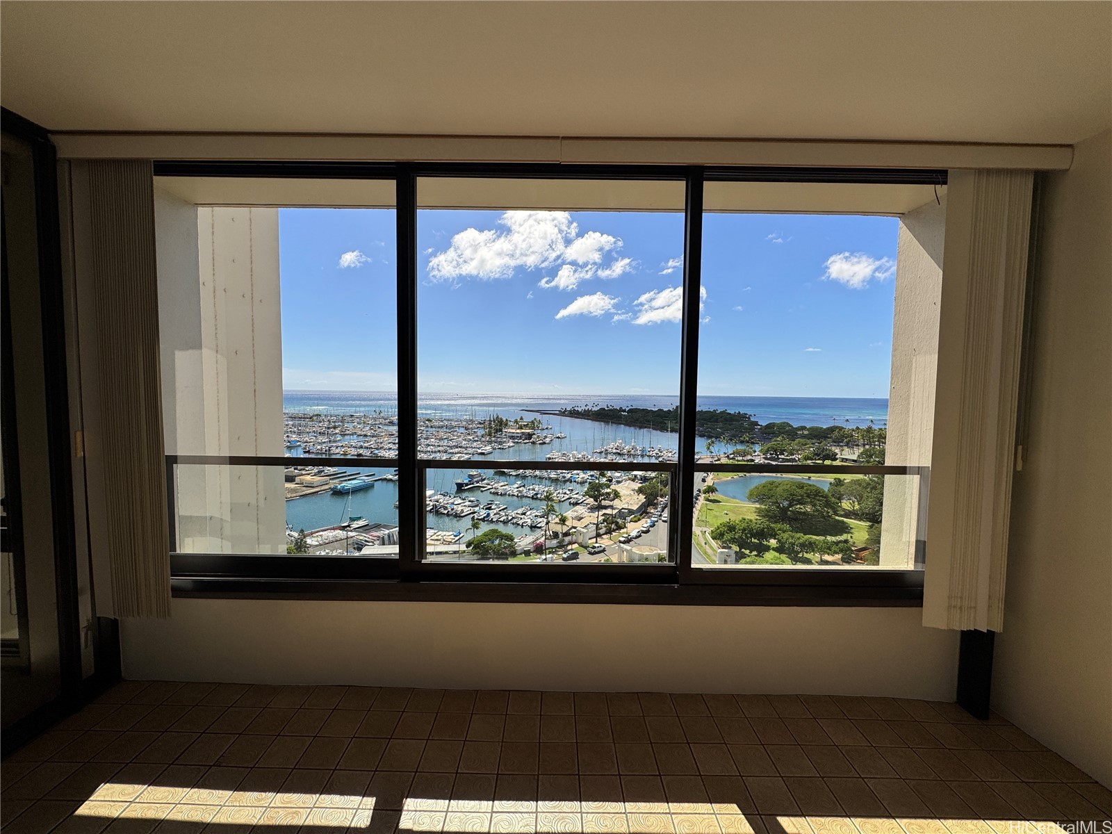 1600 Ala Moana Boulevard 1808
