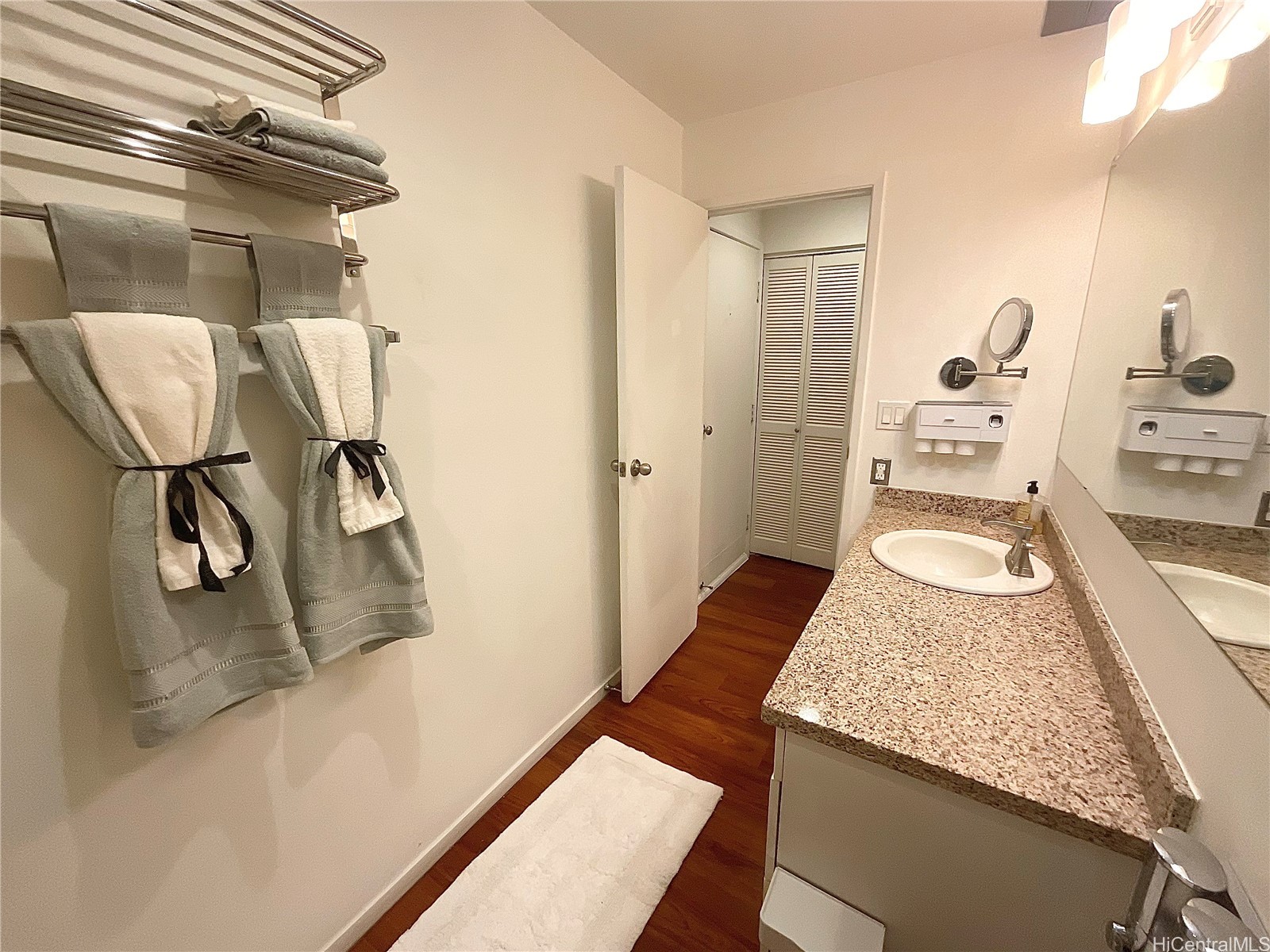 Diamond Head Sands Condominium
