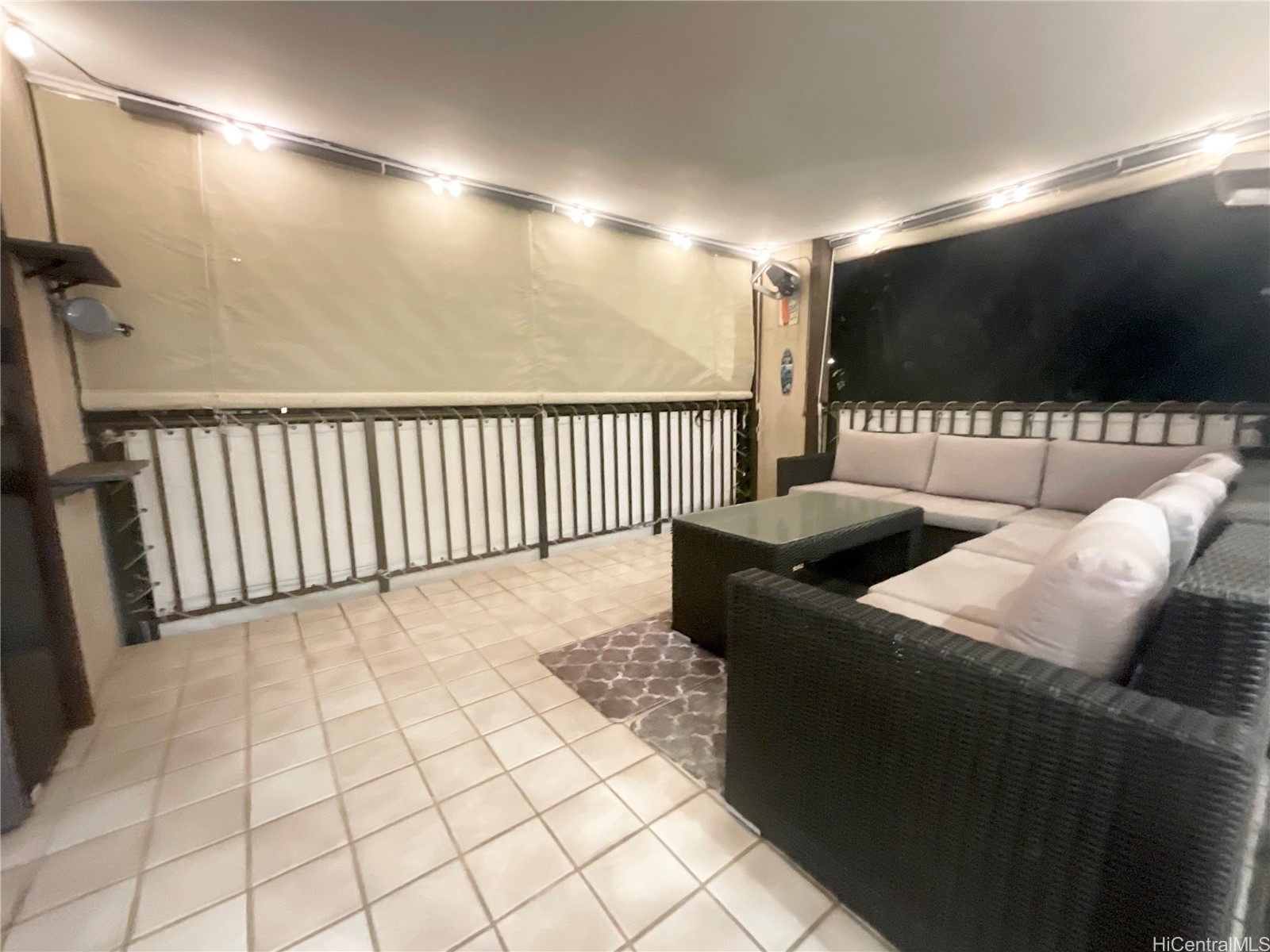 Diamond Head Sands Condominium