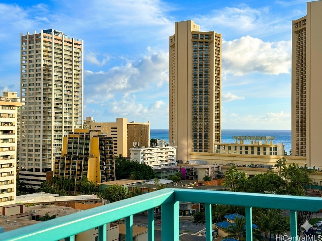 444 Kanekapolei Street 1402