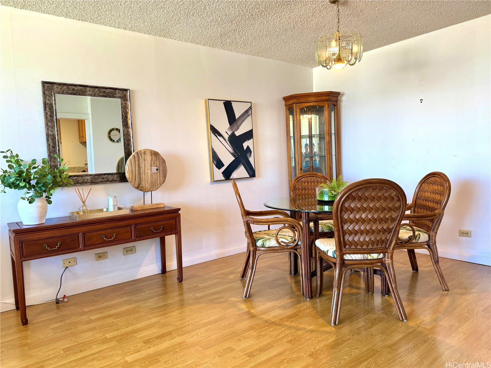 920 Ward Avenue 16H