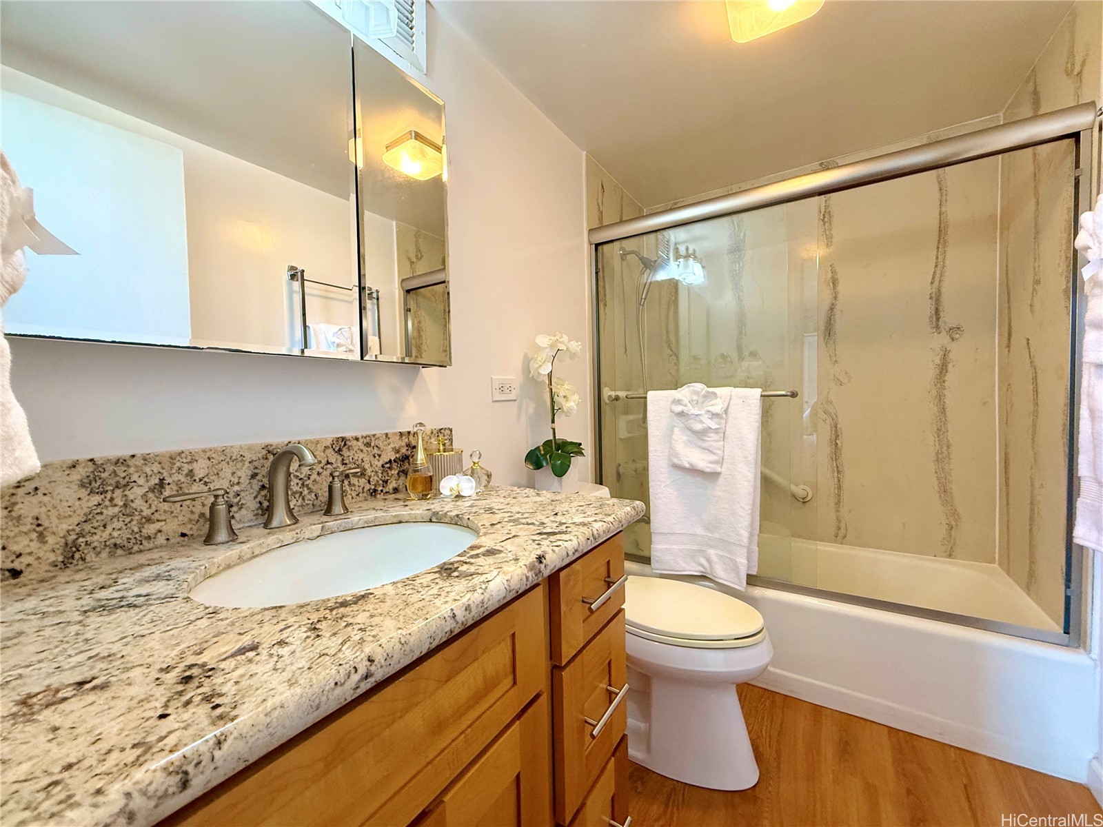 920 Ward Avenue 16H