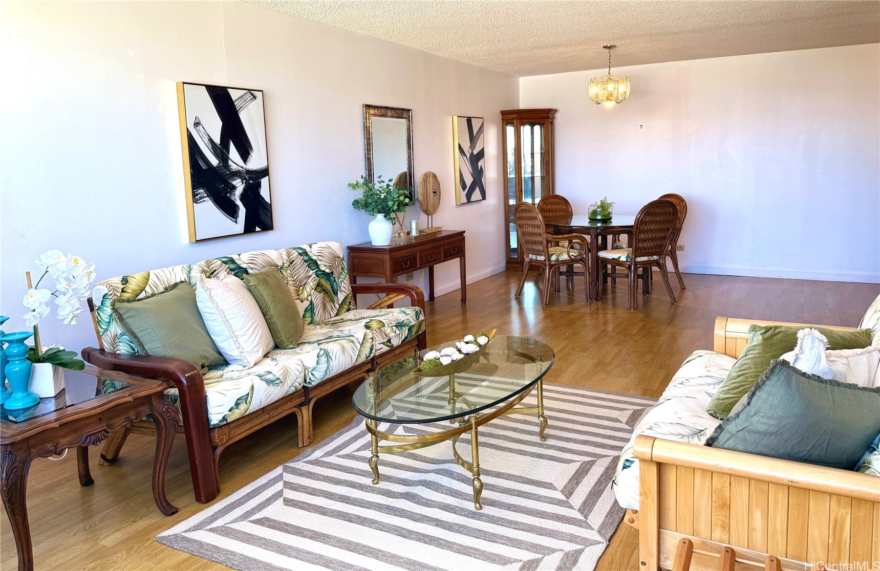 920 Ward Avenue 16H