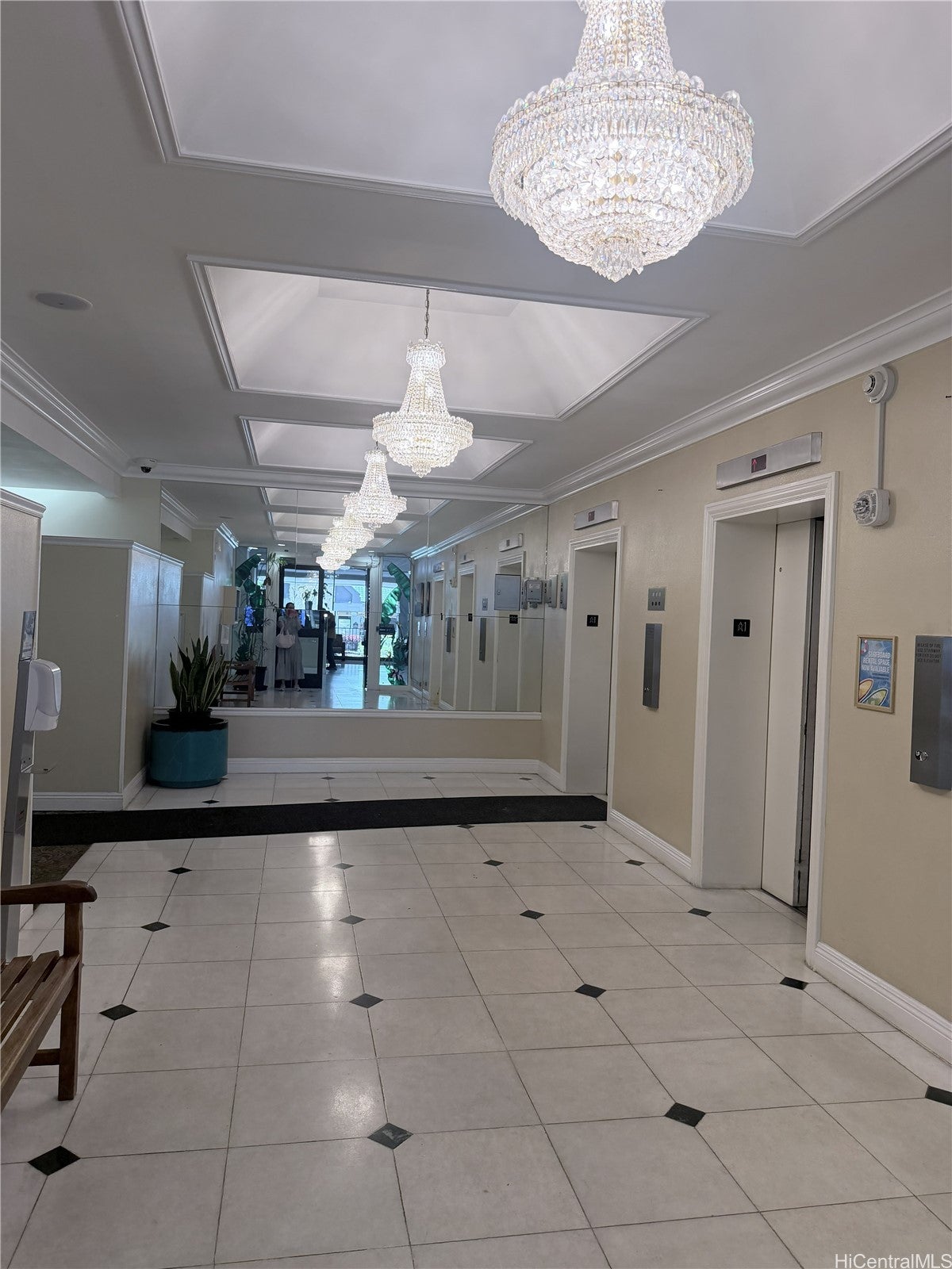 2240 Kuhio Avenue 1006