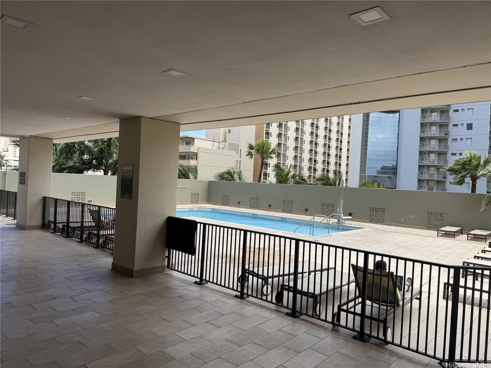 2240 Kuhio Avenue 1006