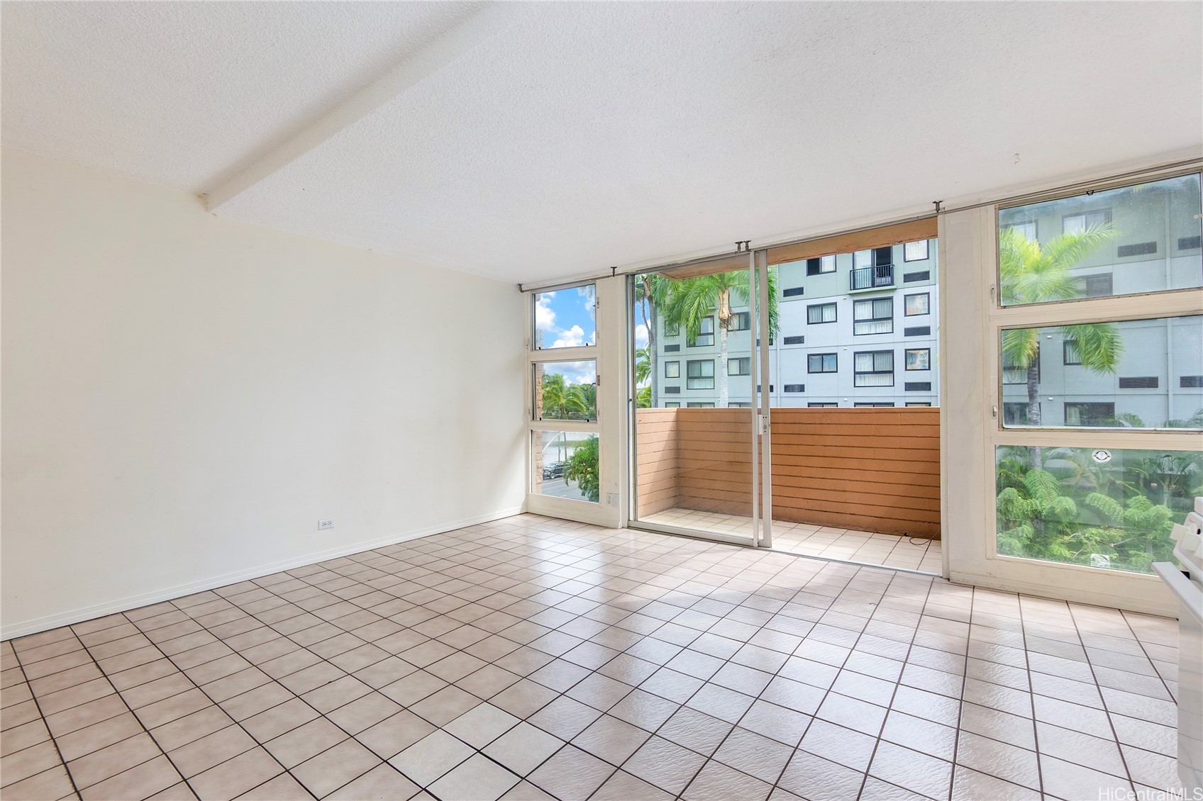 454 Namahana Street 404