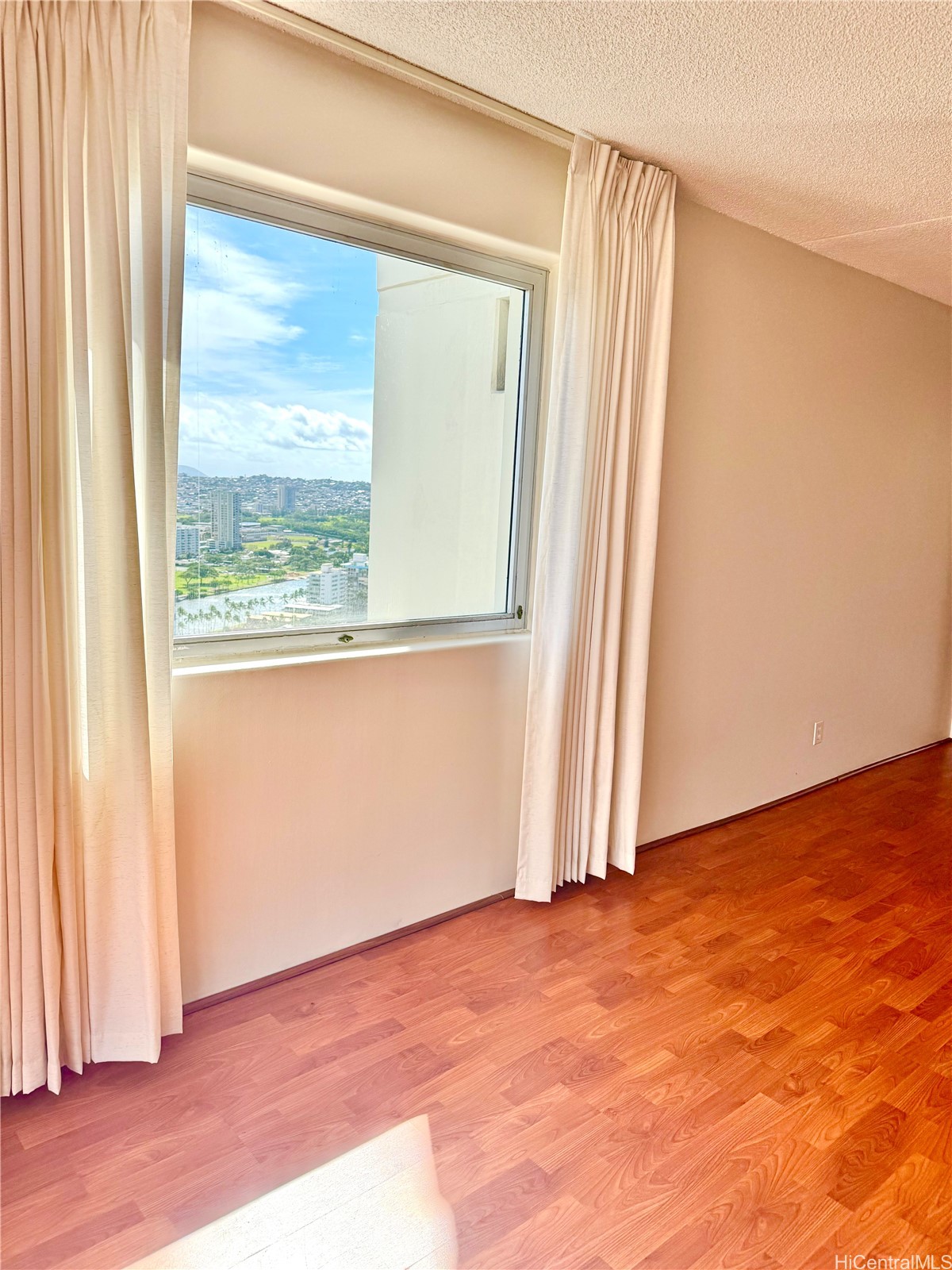 400 Hobron Lane 3214