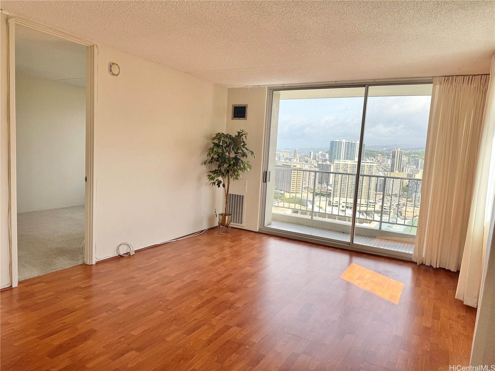 400 Hobron Lane 3214
