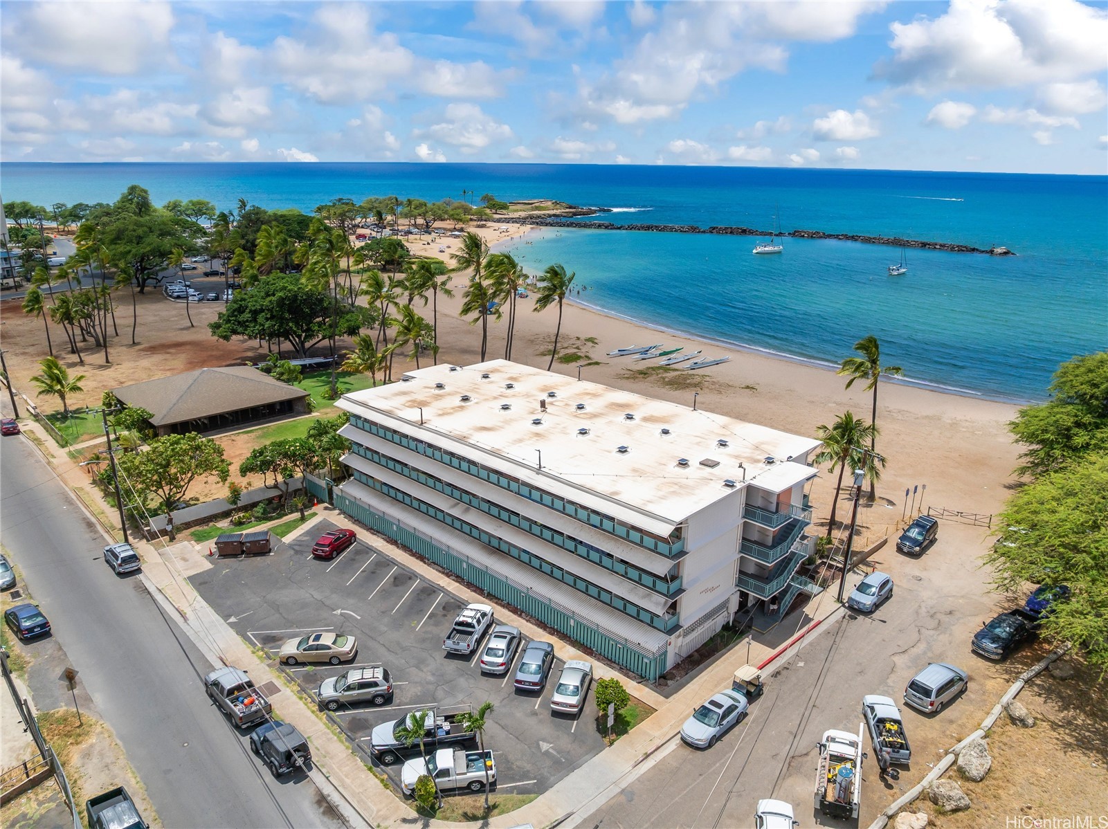85-933 Bayview Street 411