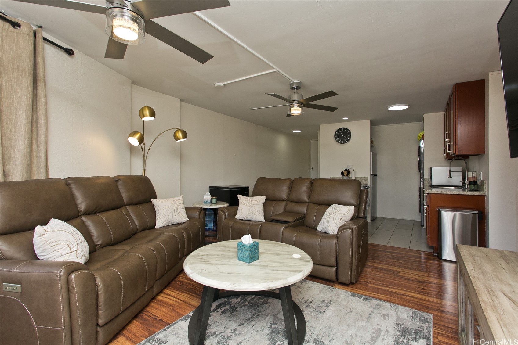 320 Liliuokalani Avenue 1203