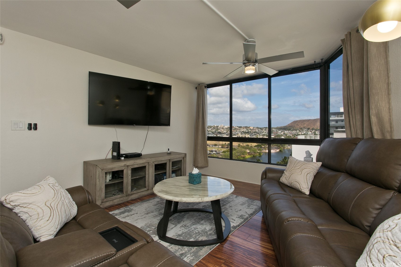 320 Liliuokalani Avenue 1203