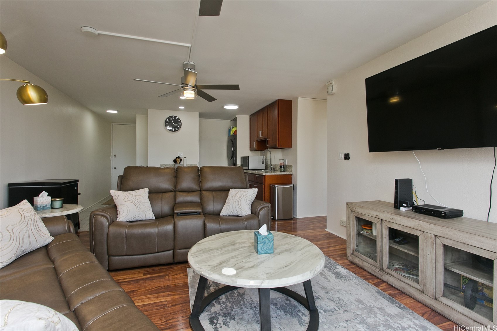 320 Liliuokalani Avenue 1203