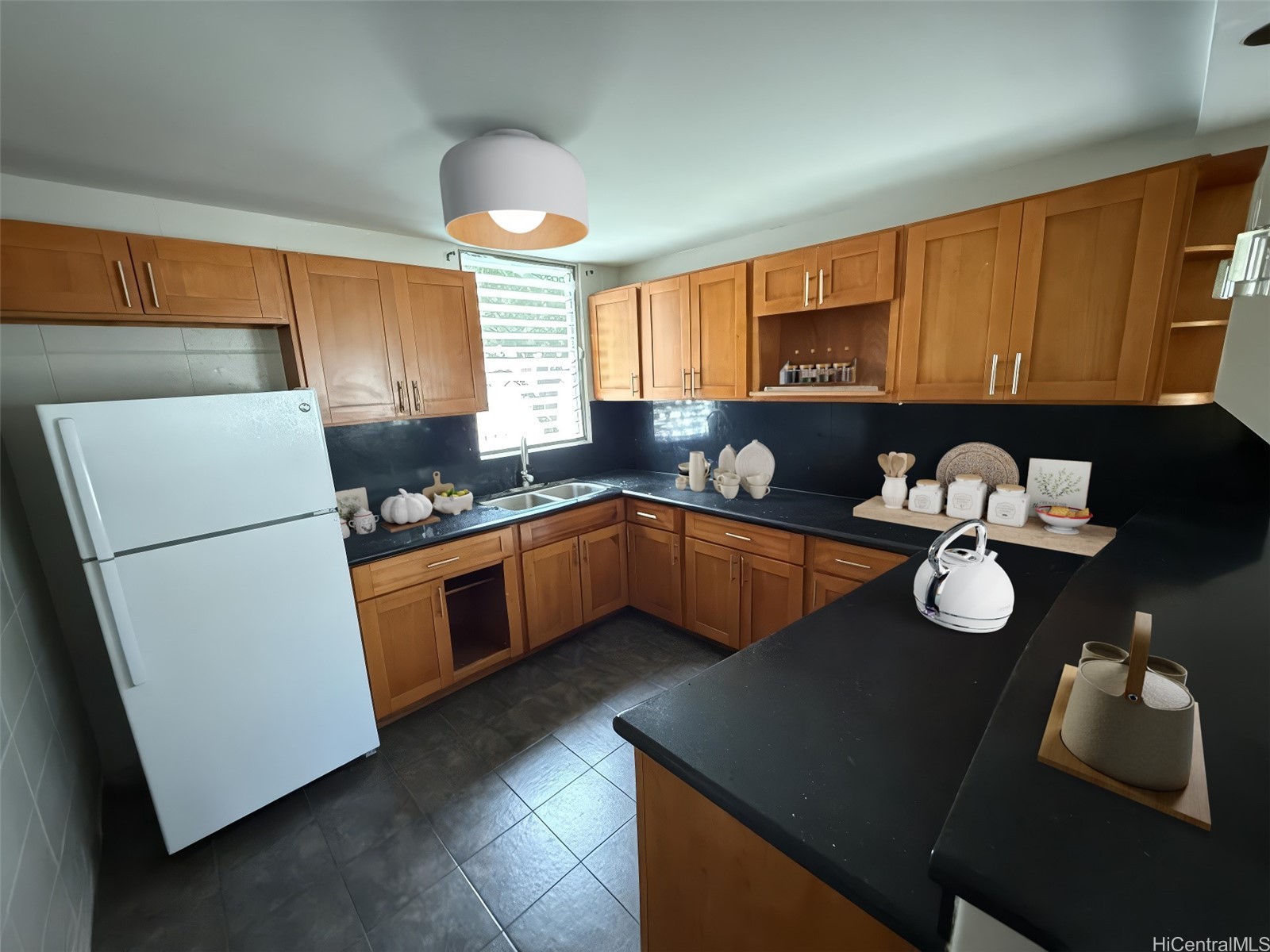 94-011 Waipahu Street Apt D/112