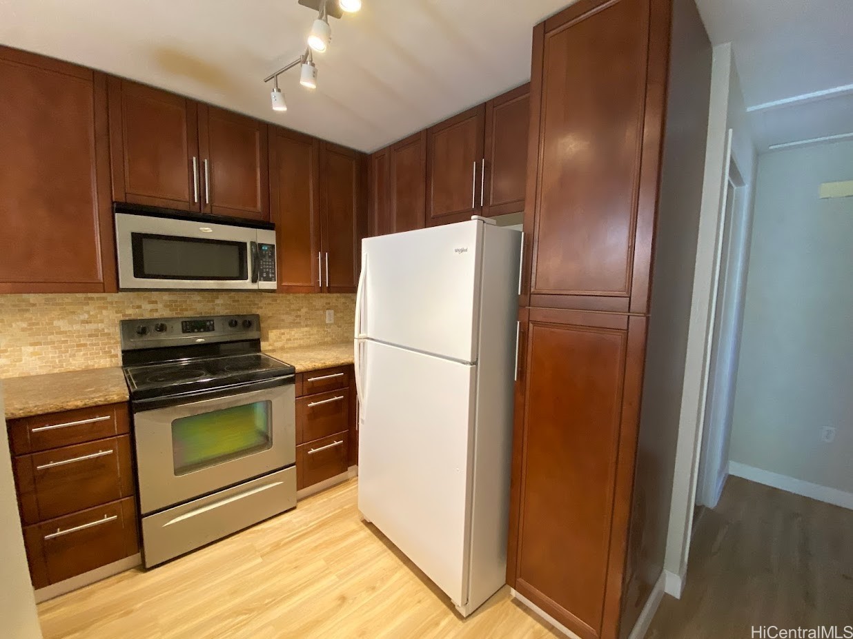92-1527 Aliinui Drive 14B