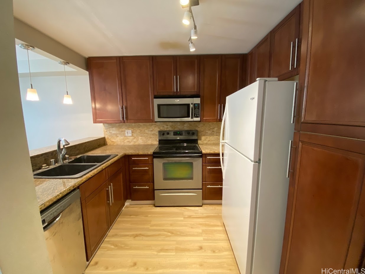 92-1527 Aliinui Drive 14B