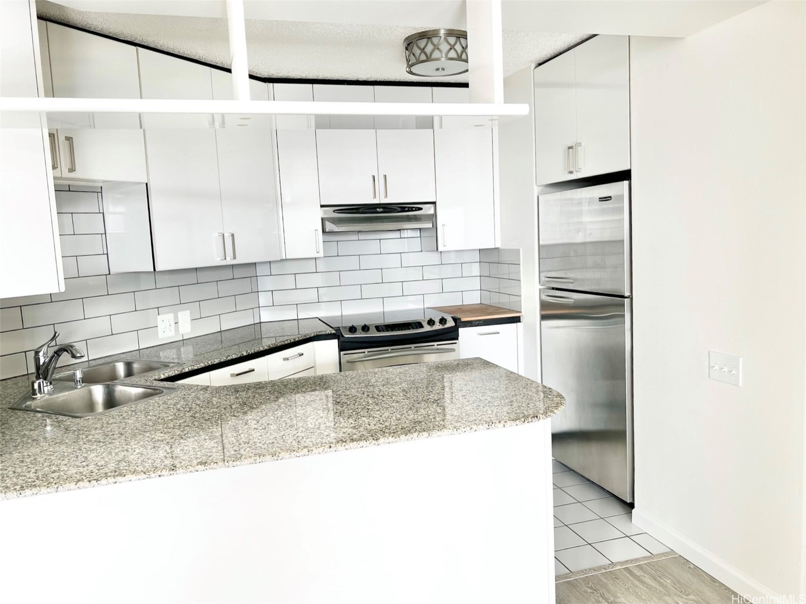 1212 Nuuanu Avenue 3810