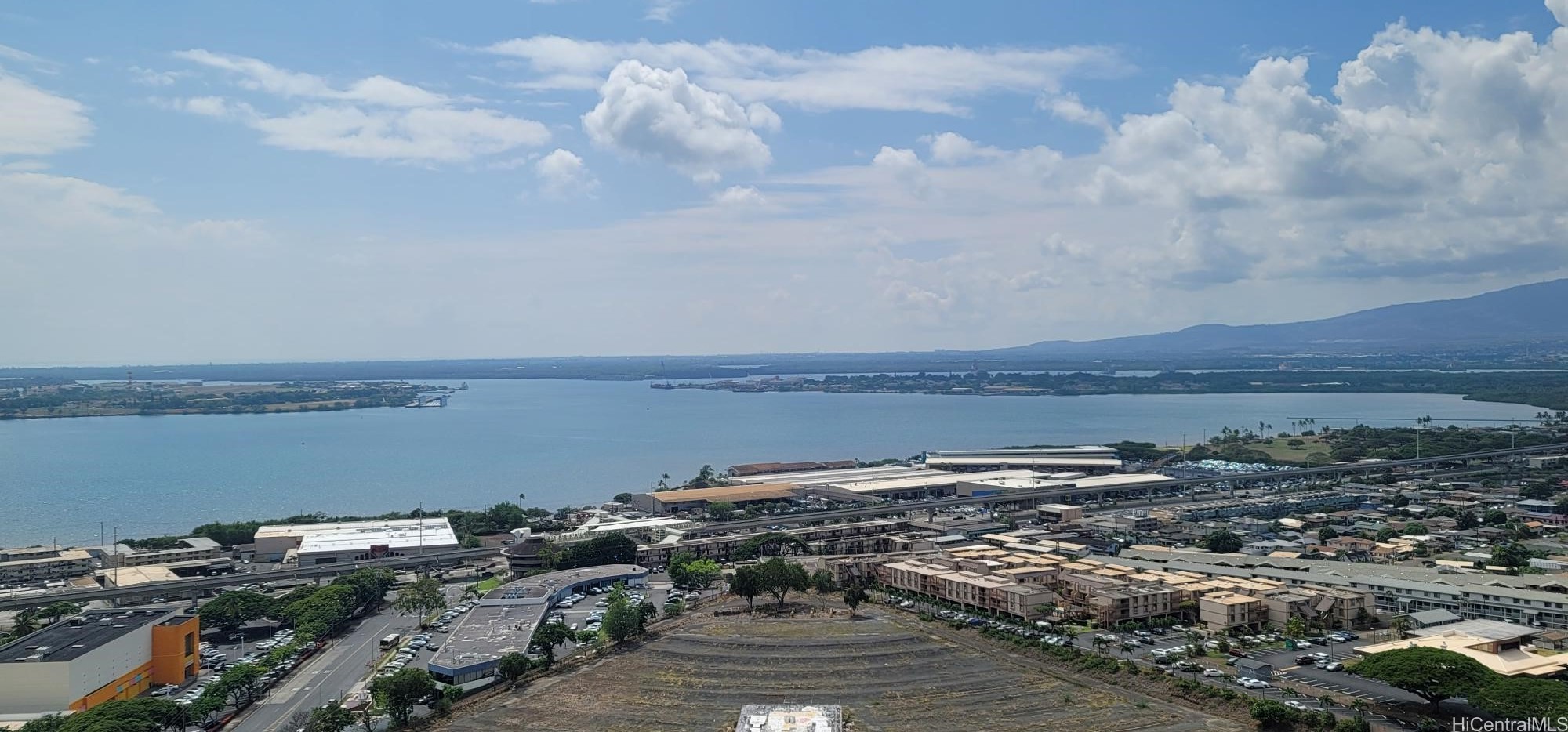 98-99 Uao Place 2806