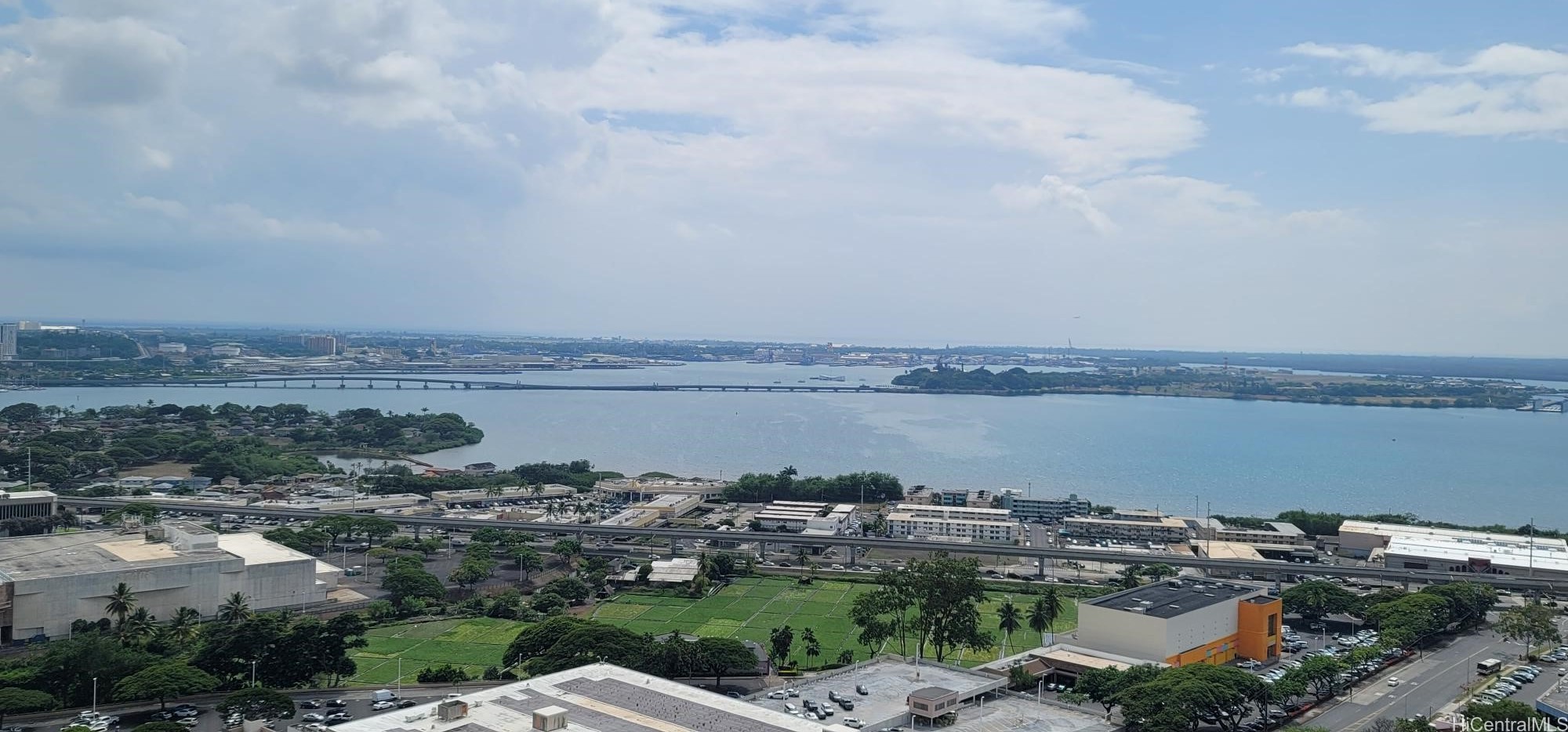 98-99 Uao Place 2806