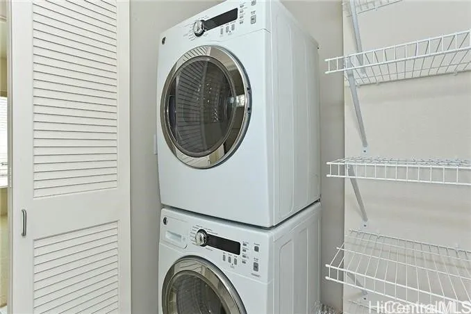 Kailua, Hawaii 96734, United States, 1 Bedroom Bedrooms, ,1 BathroomBathrooms,Residential,Active,165618