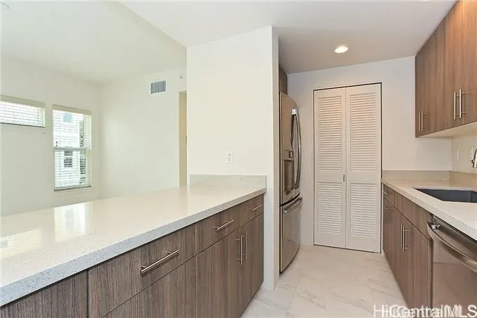 Kailua, Hawaii 96734, United States, 1 Bedroom Bedrooms, ,1 BathroomBathrooms,Residential,Active,165618