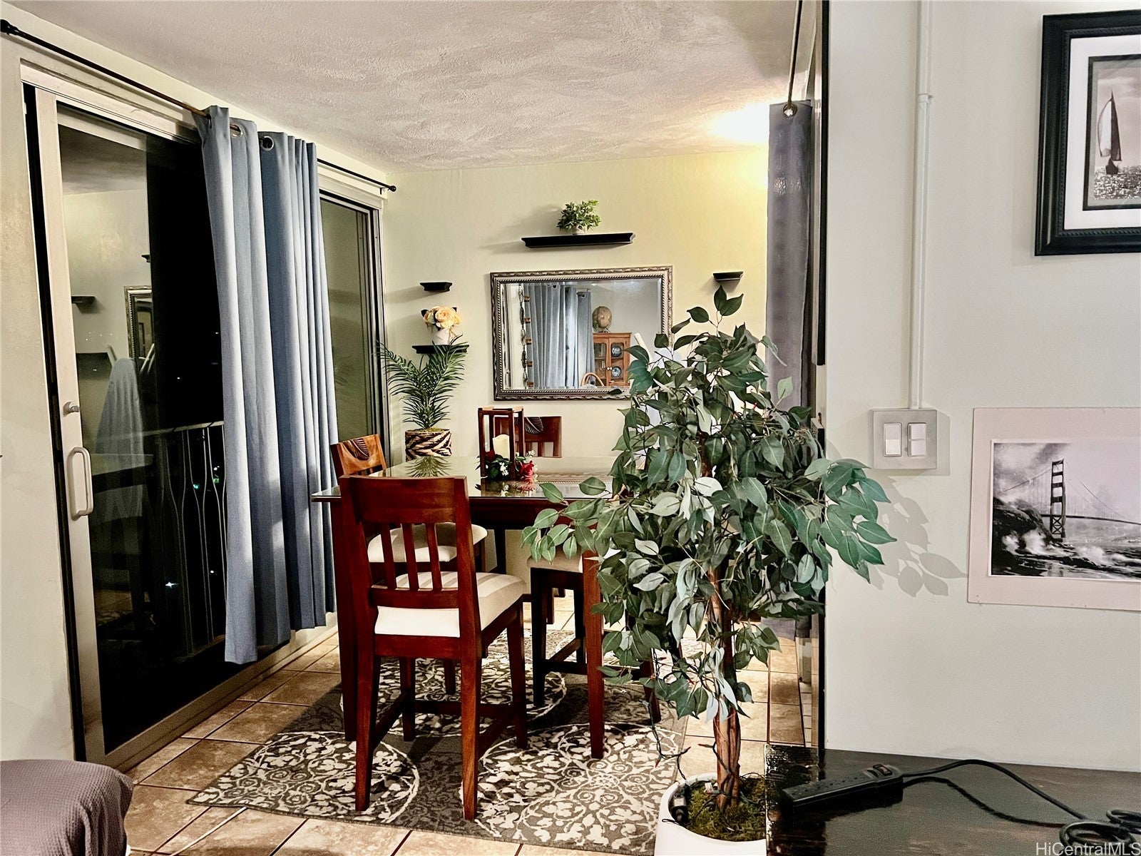 1511 Nuuanu Avenue 828
