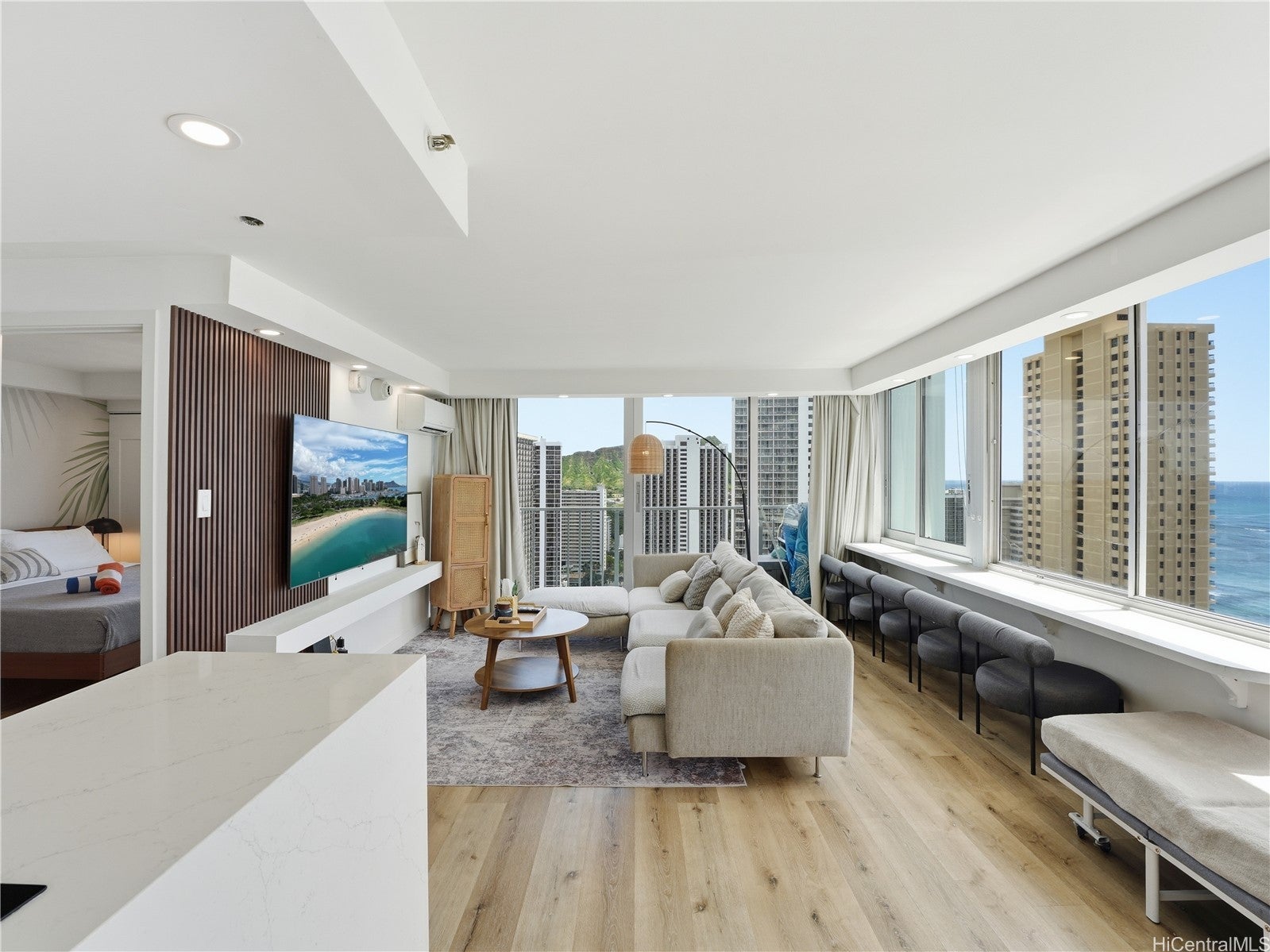 2427 Kuhio Avenue 3101 & 3102