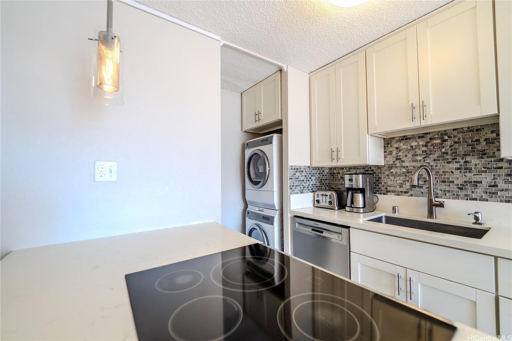 320 Liliuokalani Avenue 1103