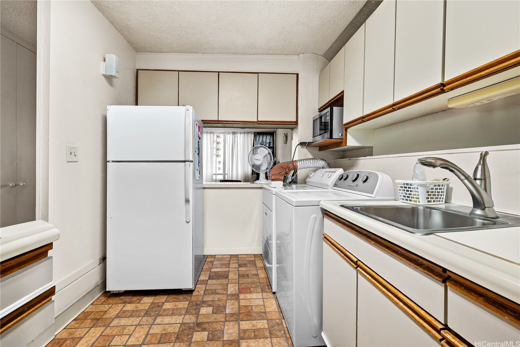 780 Amana Street 408