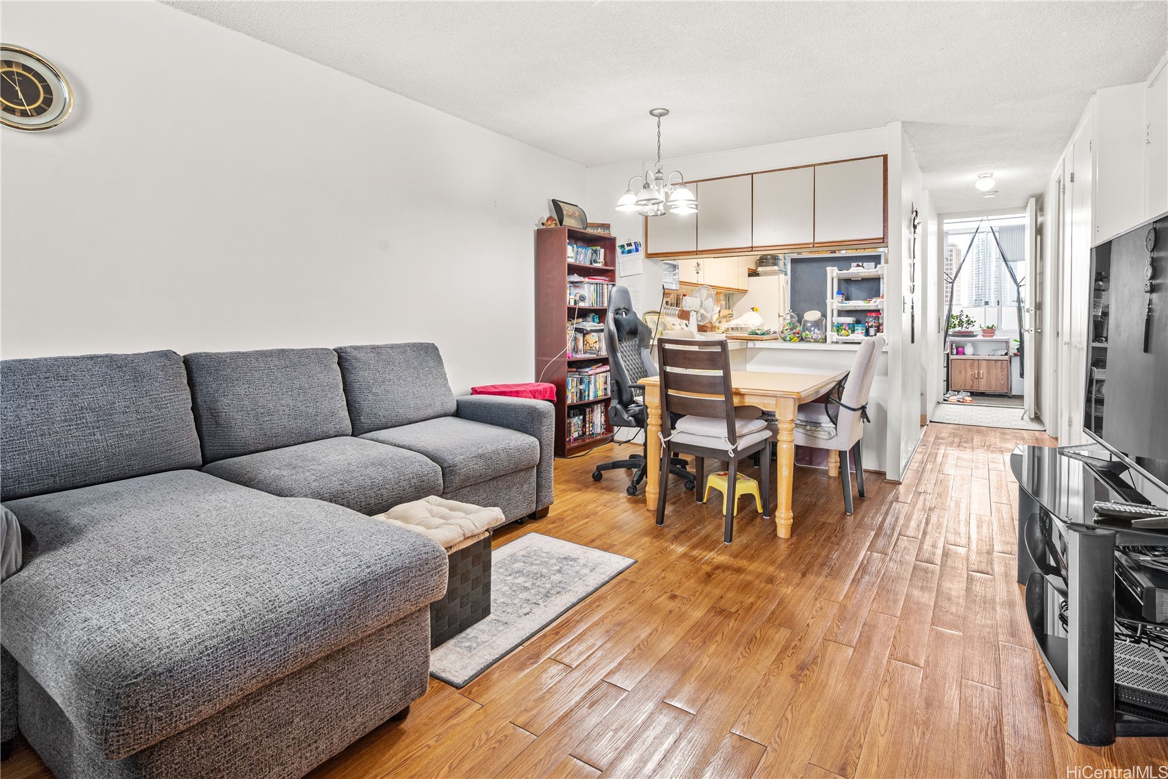 780 Amana Street 408