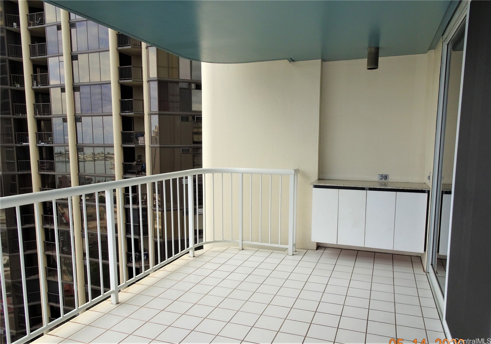 Honolulu Park Place Residential Lease