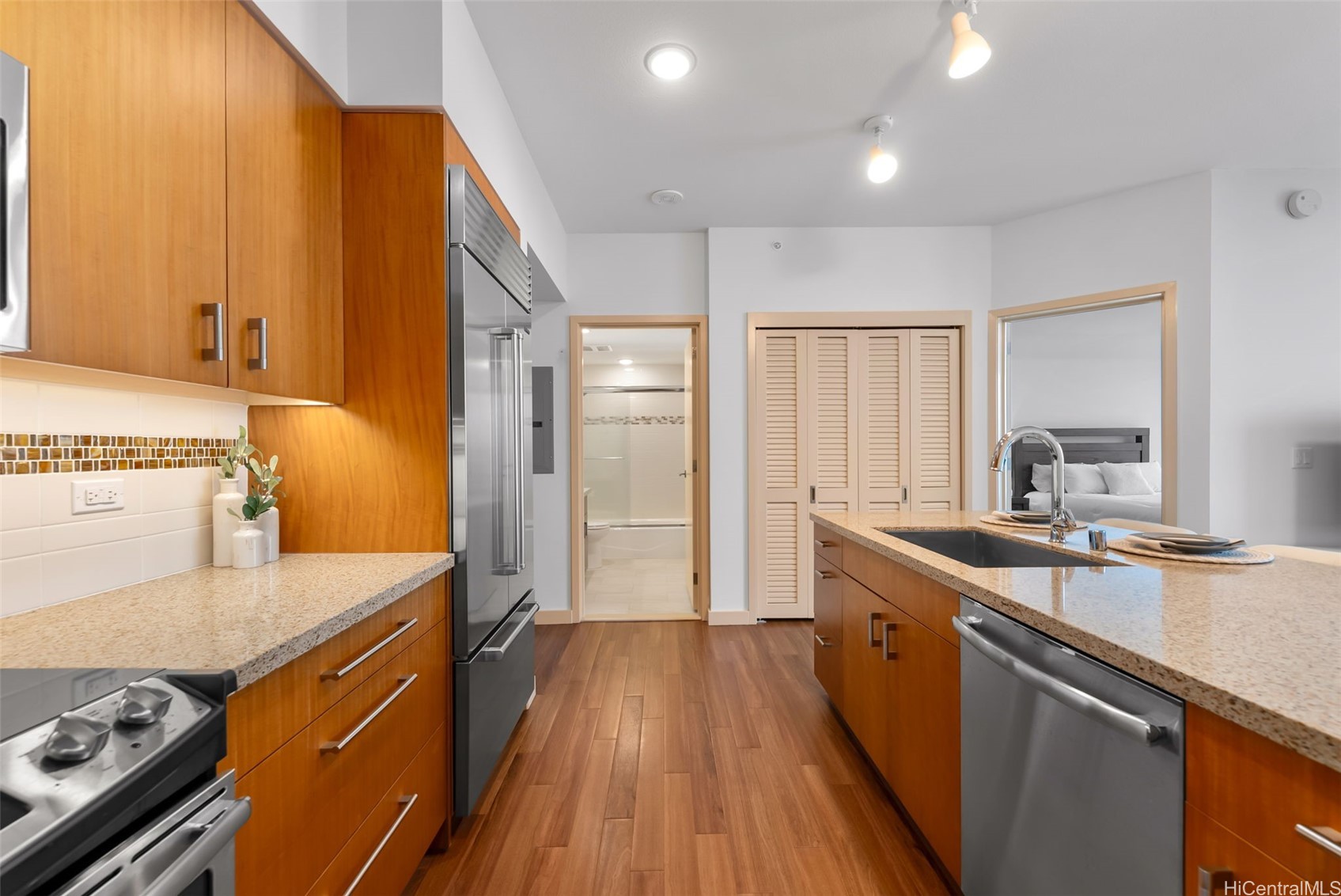 555 South Street 4004