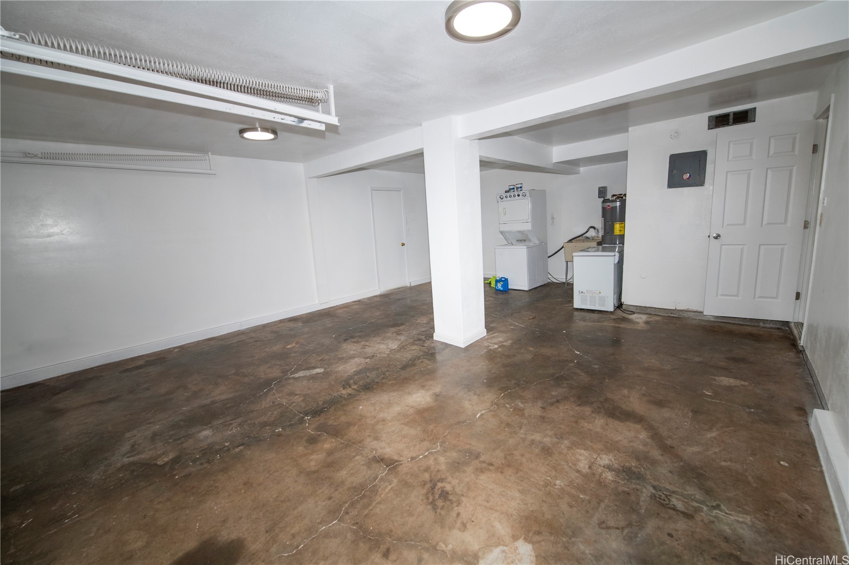 86-354 Hale Elua Street