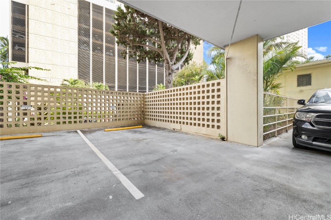 Liliuokalani Plaza Condominium