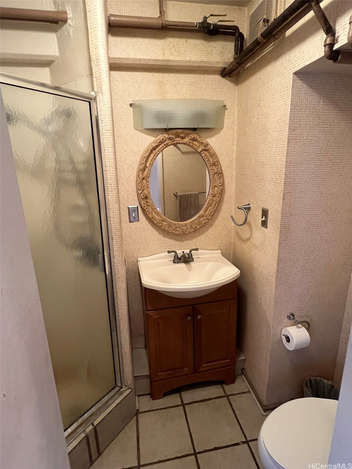 235 Liliuokalani Avenue 225