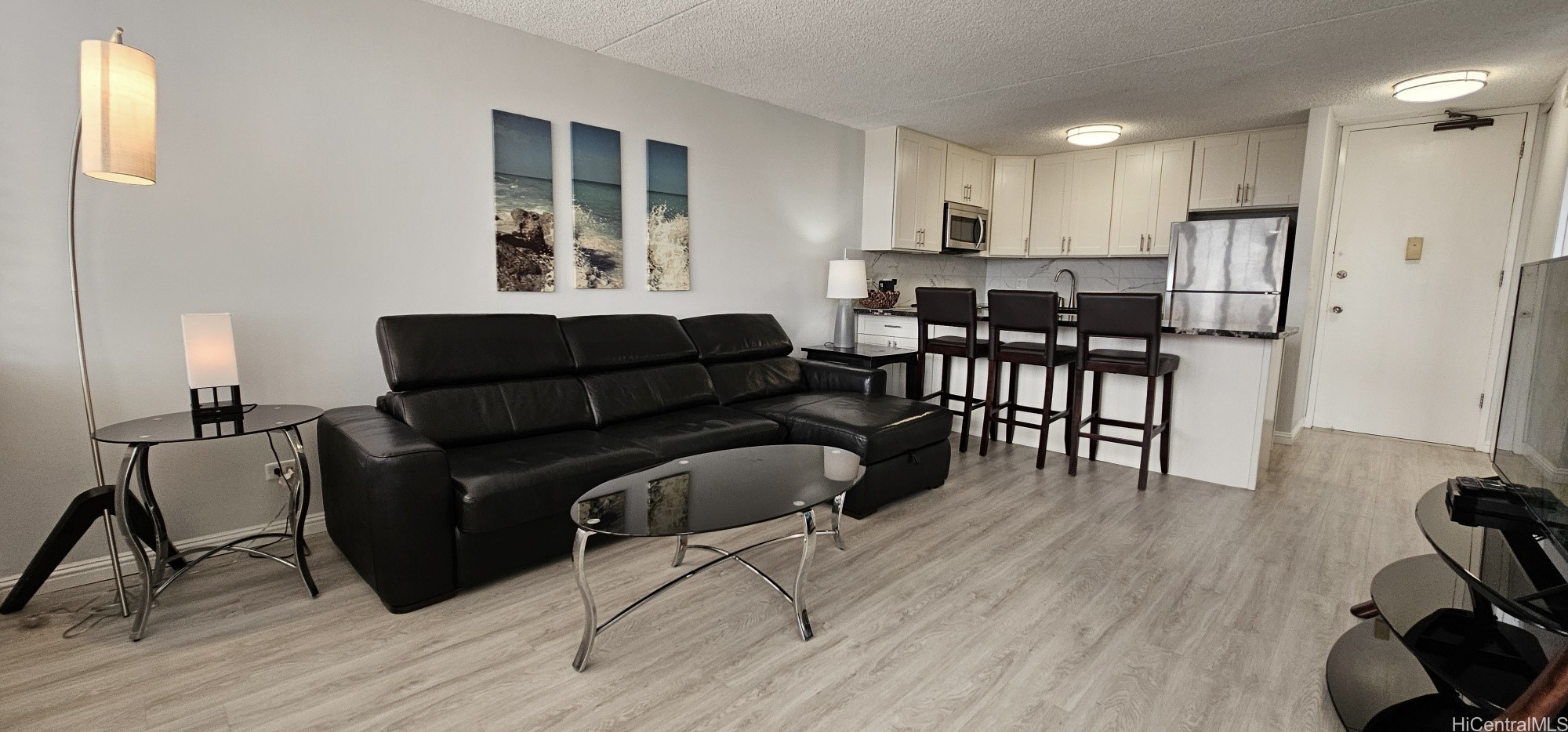 411 Hobron Lane 3705
