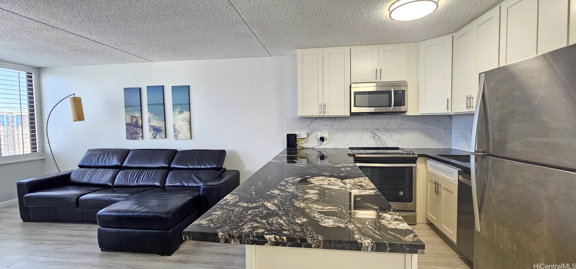 411 Hobron Lane 3705