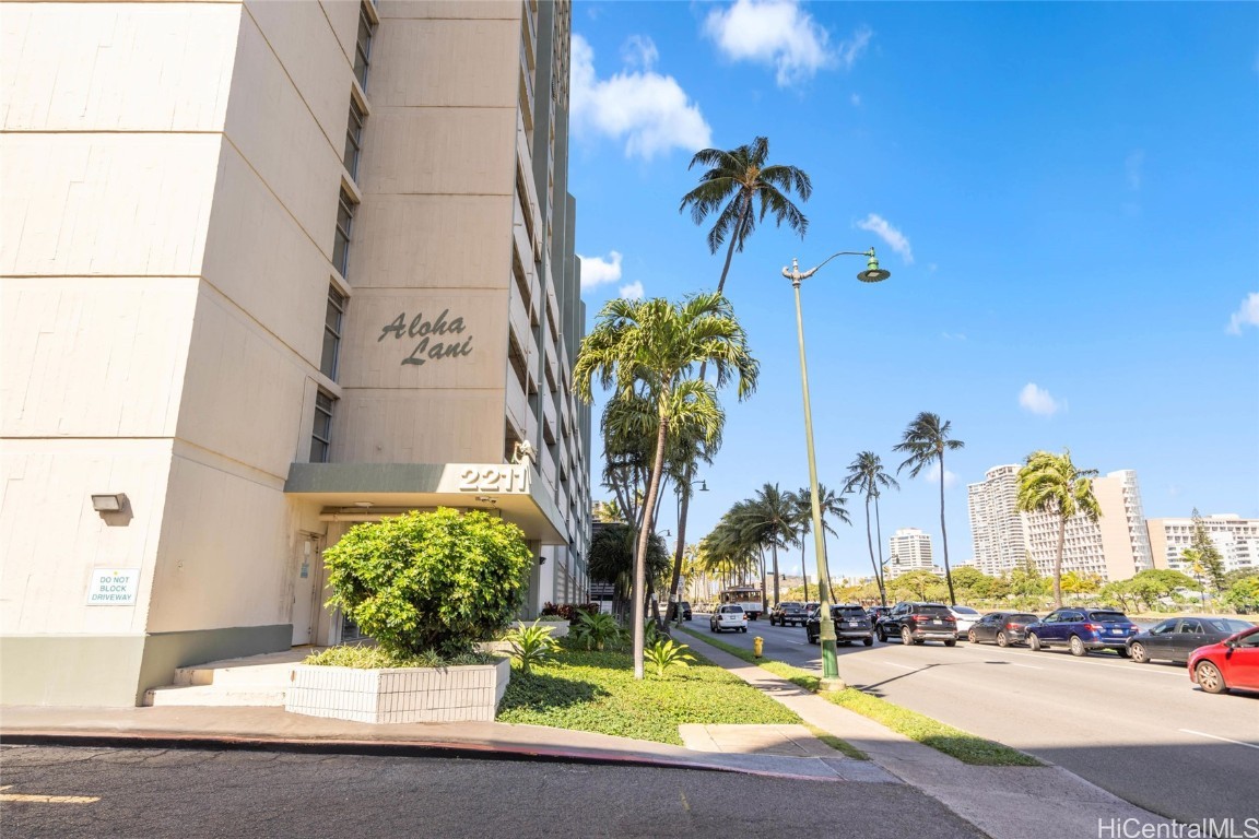 Aloha Lani Condominium