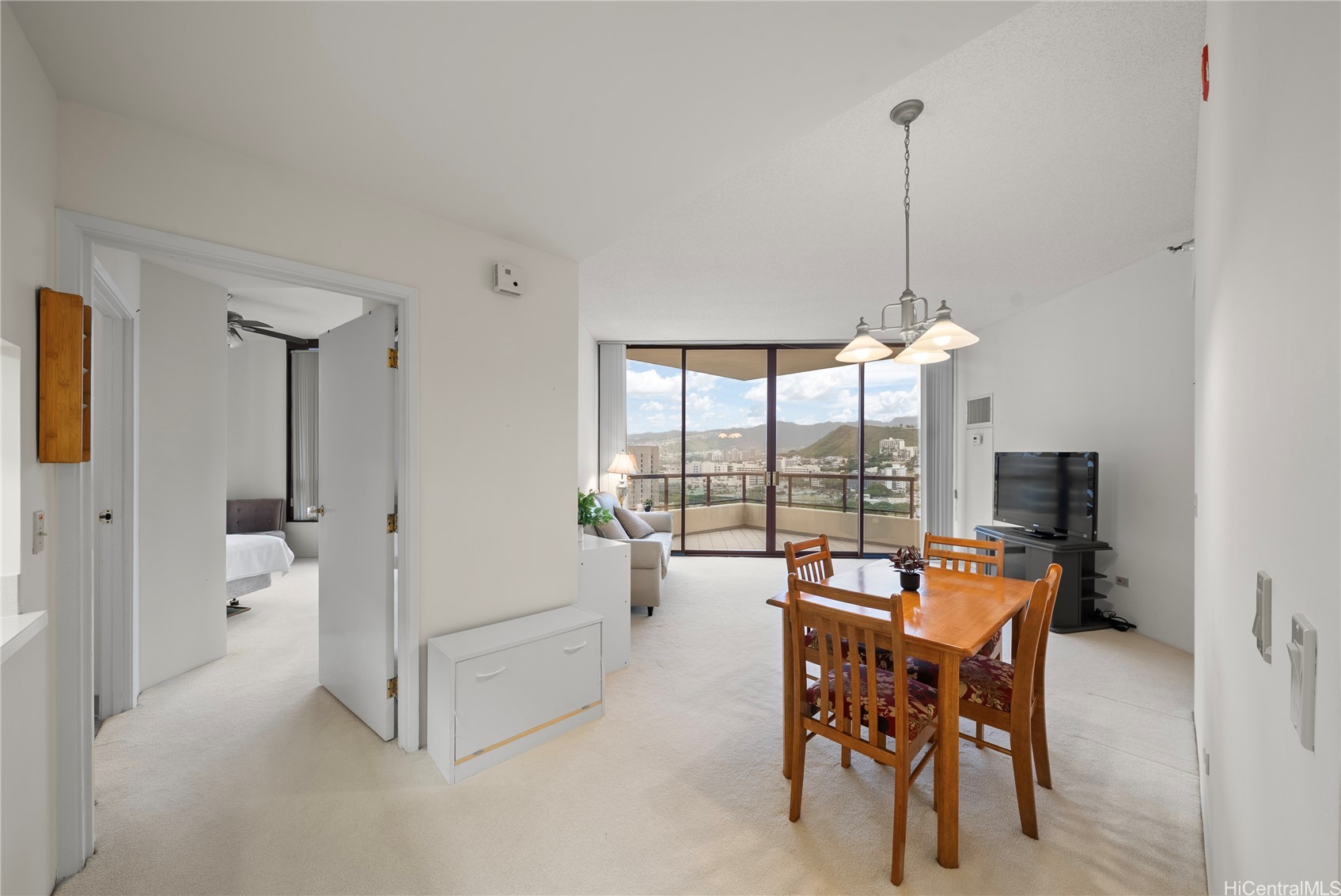 725 Kapiolani Boulevard 2205