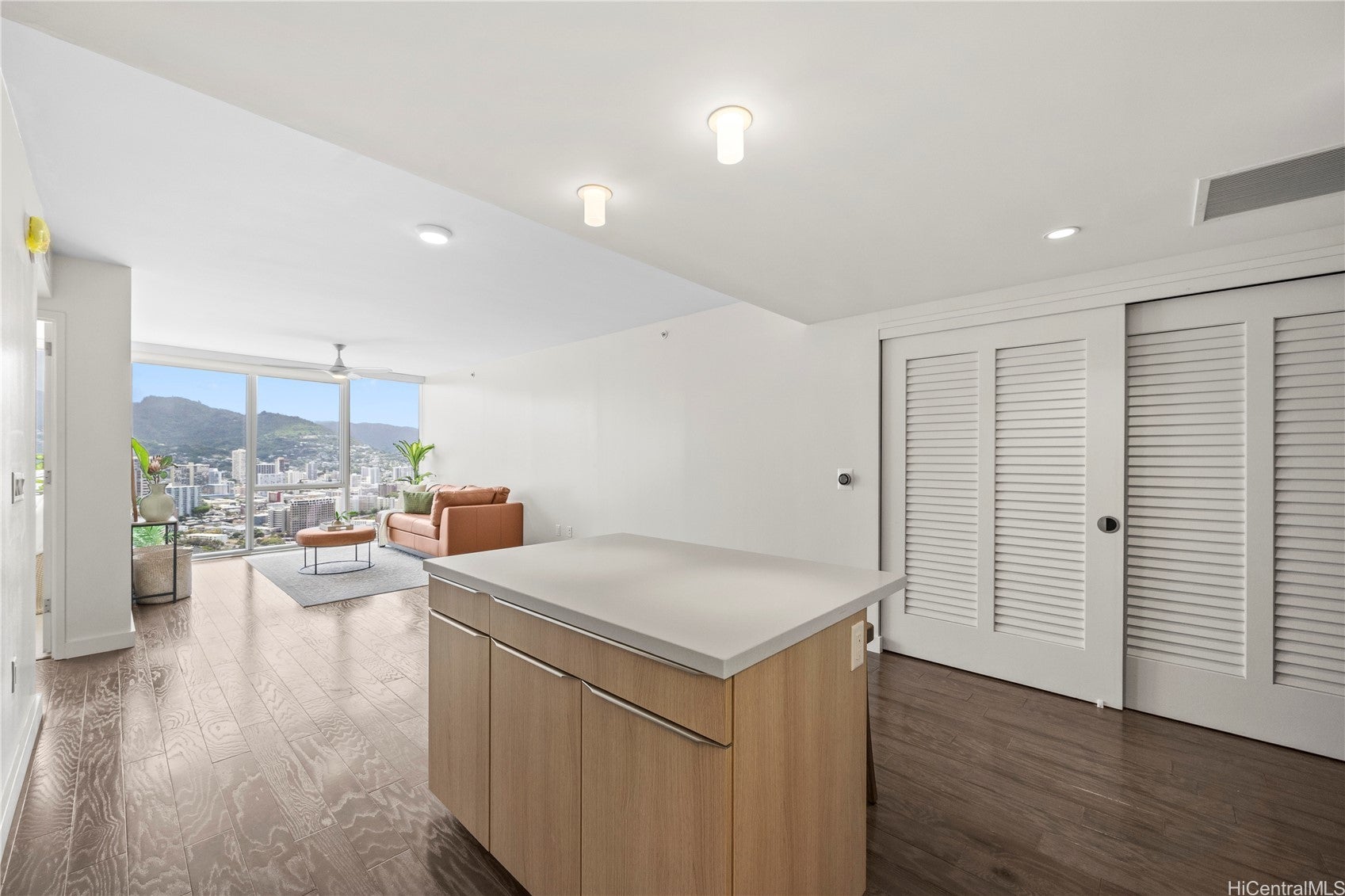 888 Kapiolani Boulevard 3911