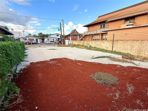 1041 Kama Lane Honolulu HI 96817