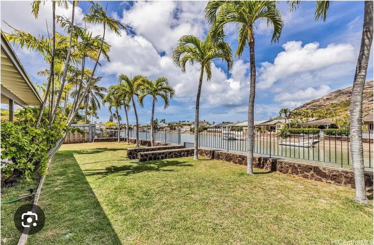 664 Kumukahi Place