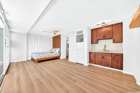 Photo of 445 Kaiolu Street #401, Honolulu, HI 96815 (MLS # 202609213)