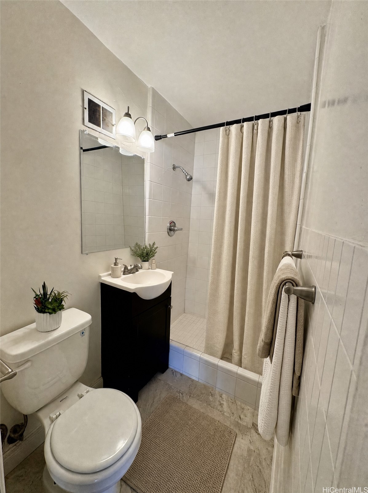 445 Kaiolu Street 1201