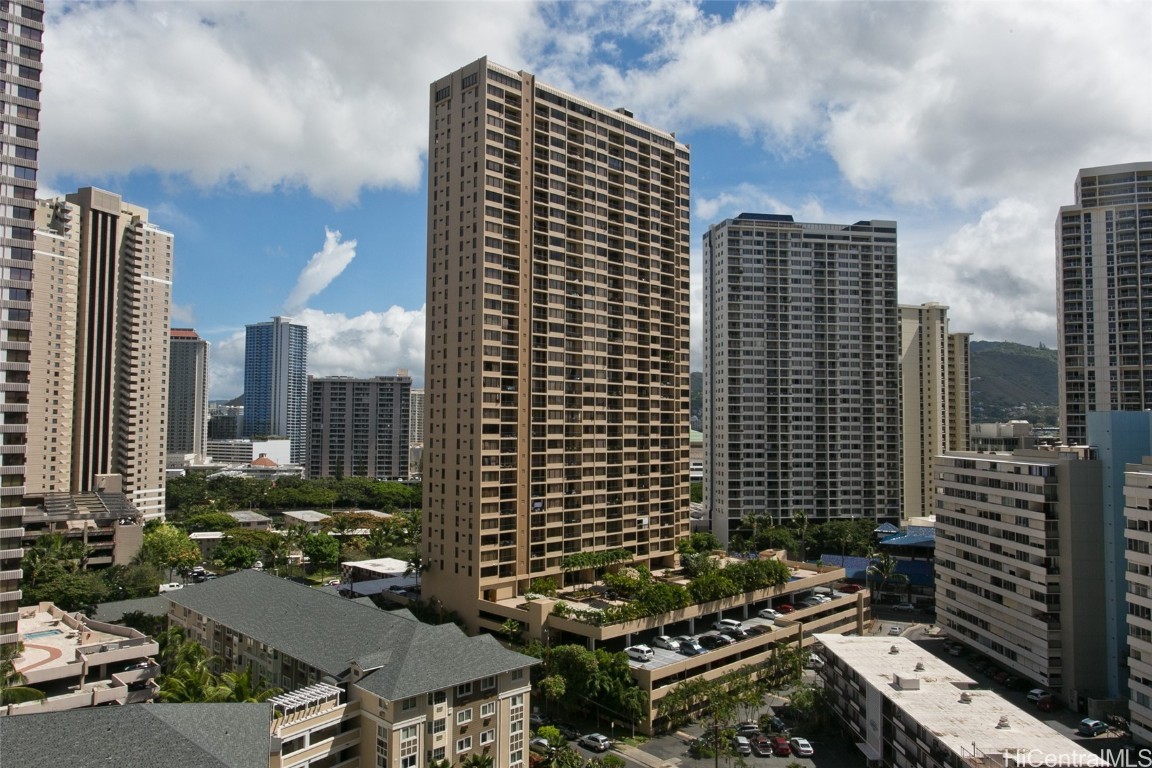 Chateau Waikiki Condominium