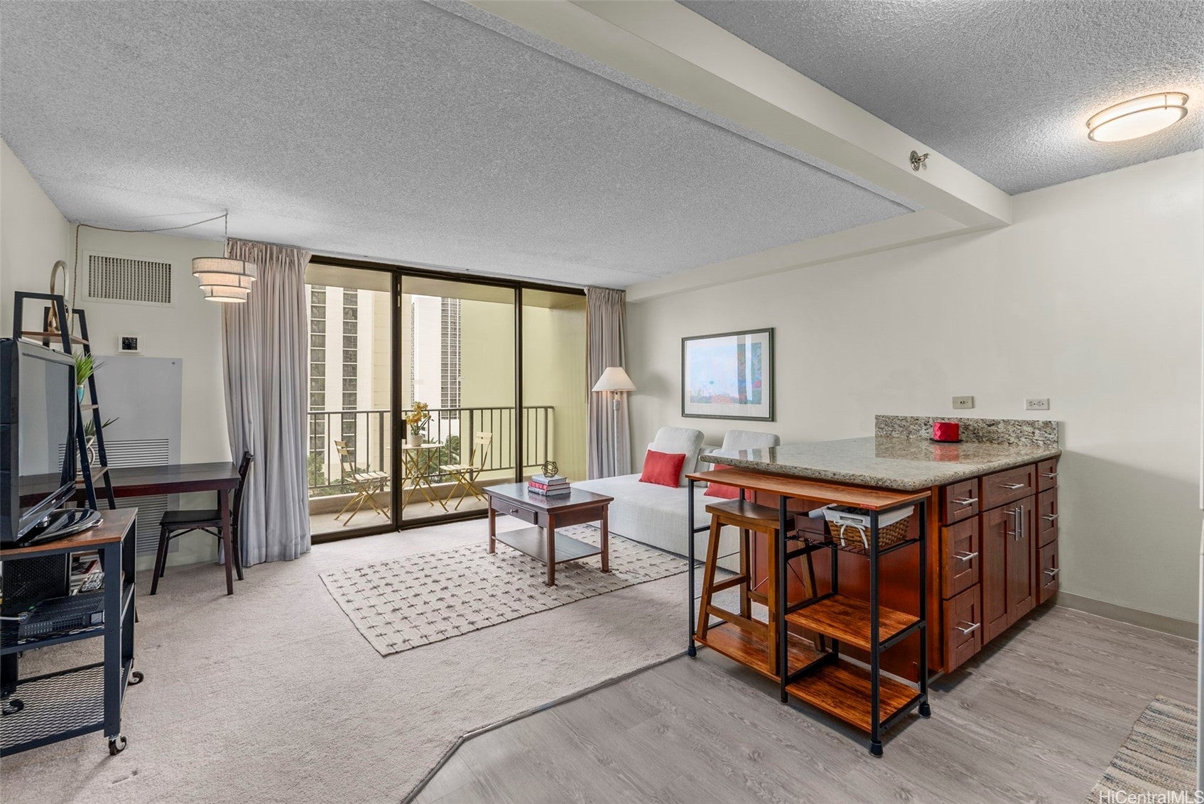 229 Paoakalani Avenue 1008